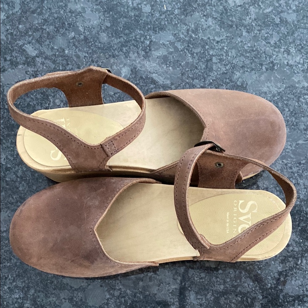 Sven Brown Mules with Suede Finish